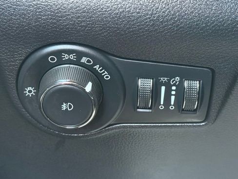 Used 2022 Jeep Compass Limited image 49