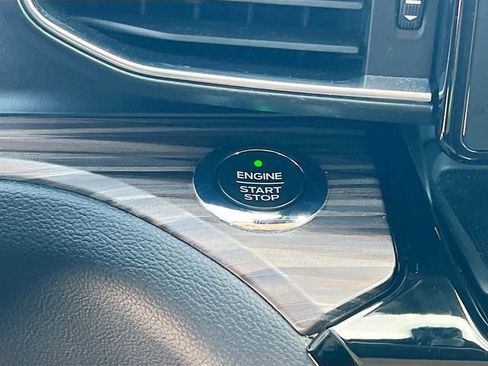 Used 2021 Ford Explorer Limited w/ Equipment Group 301A image 19