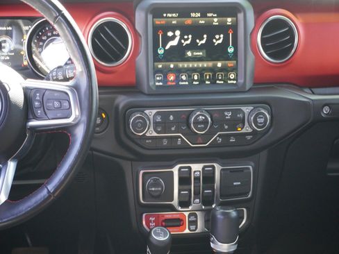 Used 2021 Jeep Wrangler Unlimited Rubicon AWD/4WD image 18