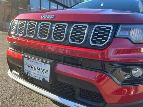 Used 2026 Jeep Compass Limited image 12