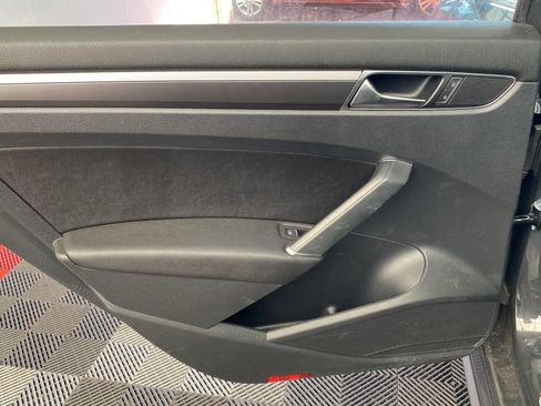 Used 2017 Volkswagen Passat 1.8T R-Line image 14