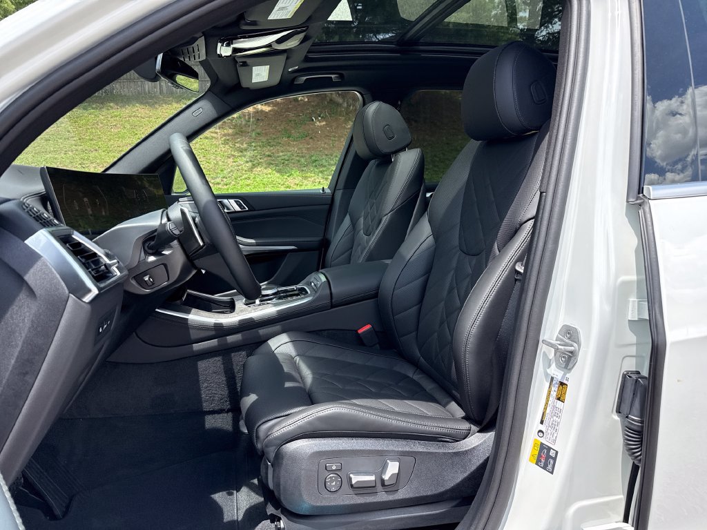 Used 2026 BMW X5 xDrive50e w/ Parking Assistance Package AWD/4WD image 10