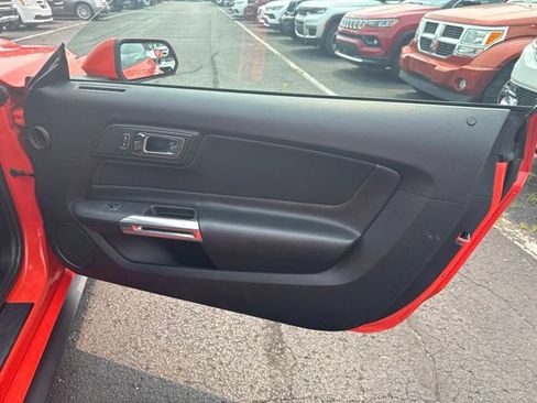 Used 2016 Ford Mustang Coupe RWD image 20