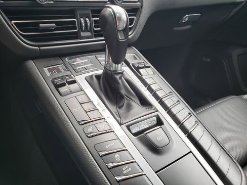 Used 2020 Porsche Macan S AWD/4WD image 25