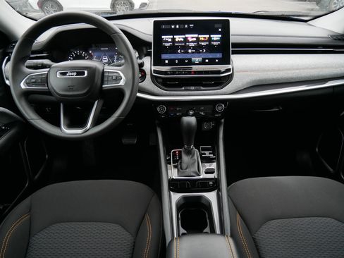 Used 2022 Jeep Compass Sport image 10