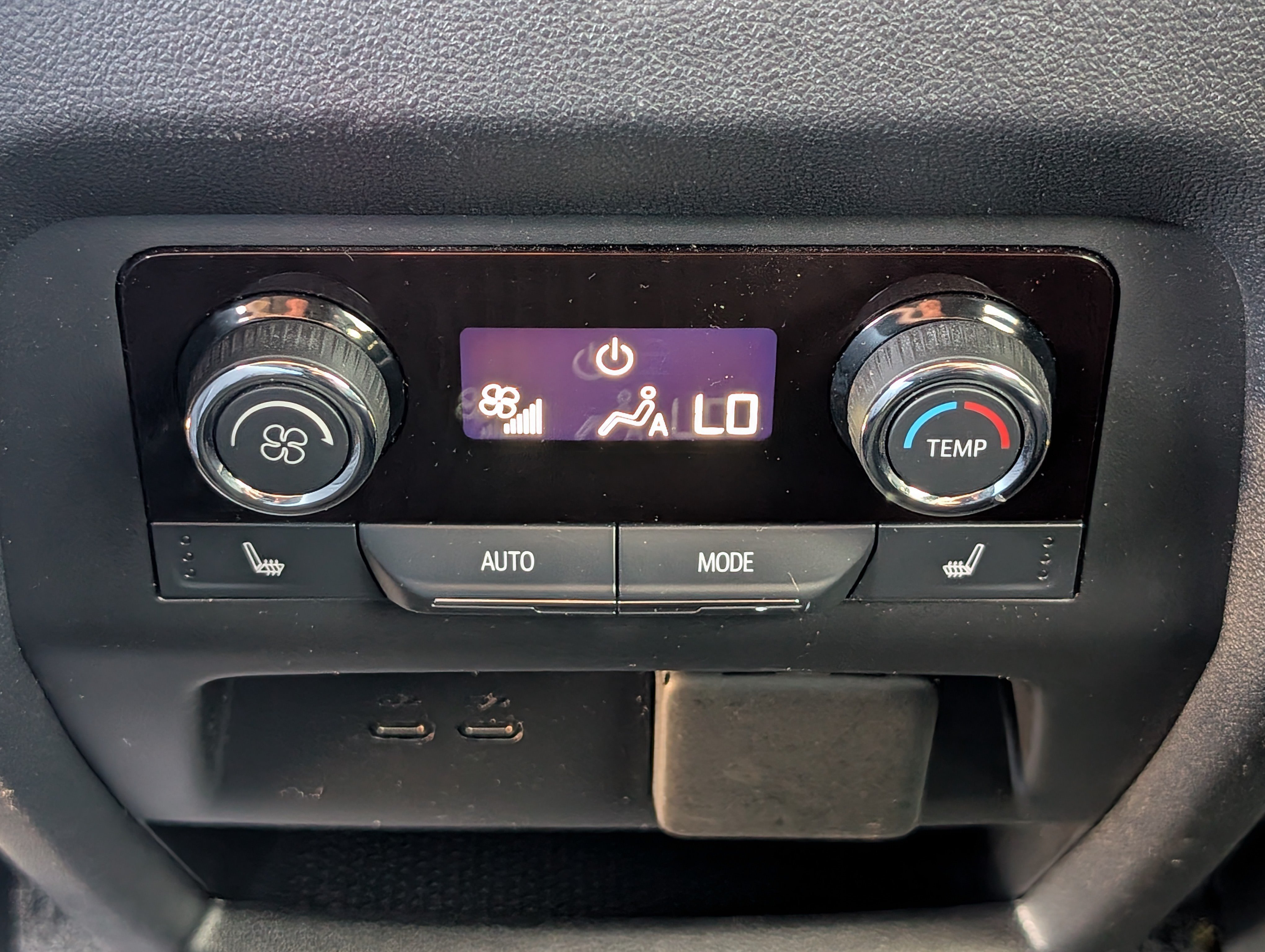 Used 2025 Chevrolet Traverse RS w/ LPO, Floor Liner Package FWD image 31
