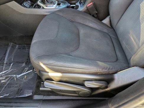 Used 2015 Jeep Cherokee Latitude image 11