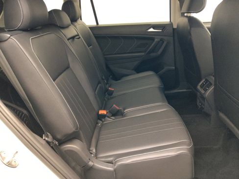 Used 2022 Volkswagen Tiguan SE FWD image 19