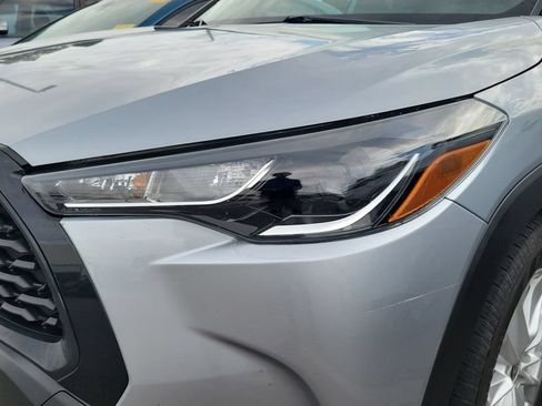 Used 2024 Toyota Corolla Cross LE FWD image 2