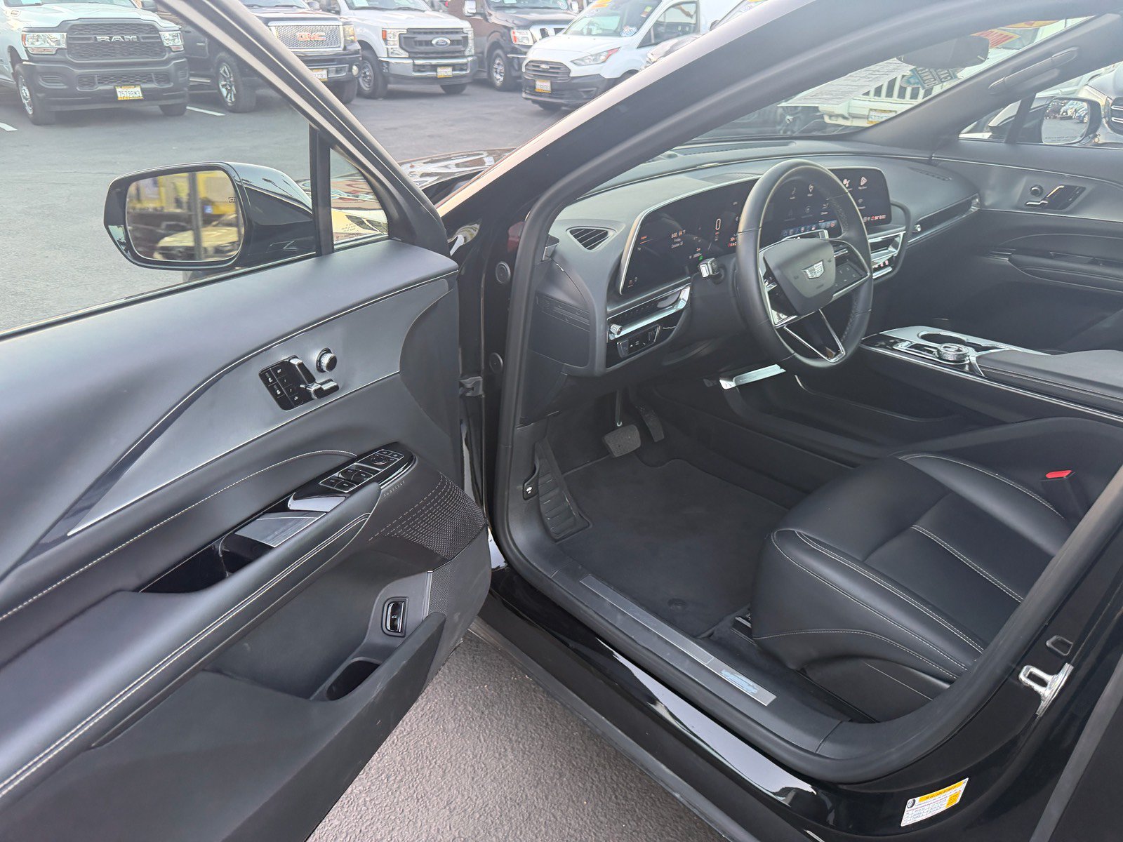 Used 2024 Cadillac Lyriq Tech AWD/4WD image 18