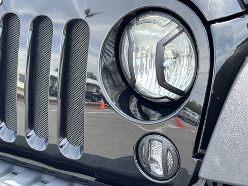 Used 2014 Jeep Wrangler Unlimited Sport AWD/4WD image 6