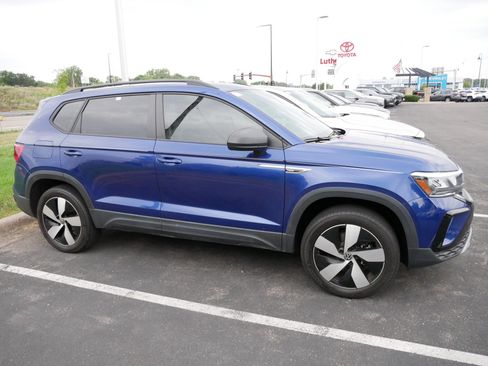 Used 2024 Volkswagen Taos S AWD/4WD image 6