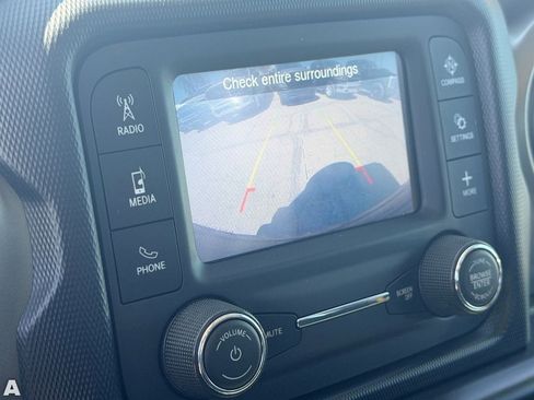 Used 2019 Jeep Wrangler Sport AWD/4WD image 25