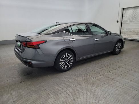 Used 2024 Nissan Altima 2.5 SV image 10