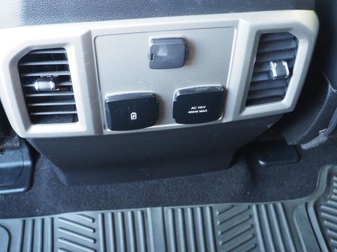 Used 2019 Ford F250 Lariat w/ Lariat Ultimate Package image 16