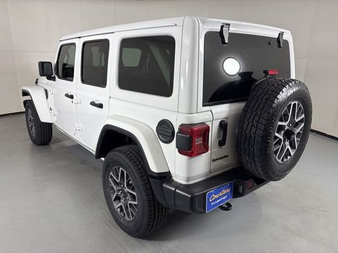 Used 2025 Jeep Wrangler Unlimited Sahara AWD/4WD image 6