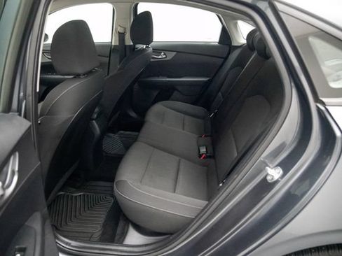 Used 2021 Kia Forte LXS FWD image 9