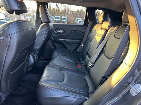 Used 2015 Jeep Cherokee Limited image 23