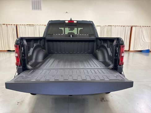 New 2026 RAM 1500 Express AWD/4WD image 9