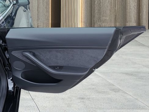 Used 2023 Tesla Model 3 Standard Range RWD image 33