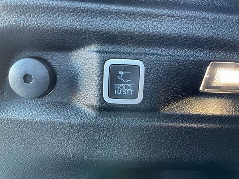 Used 2023 Jeep Grand Cherokee L Altitude image 33