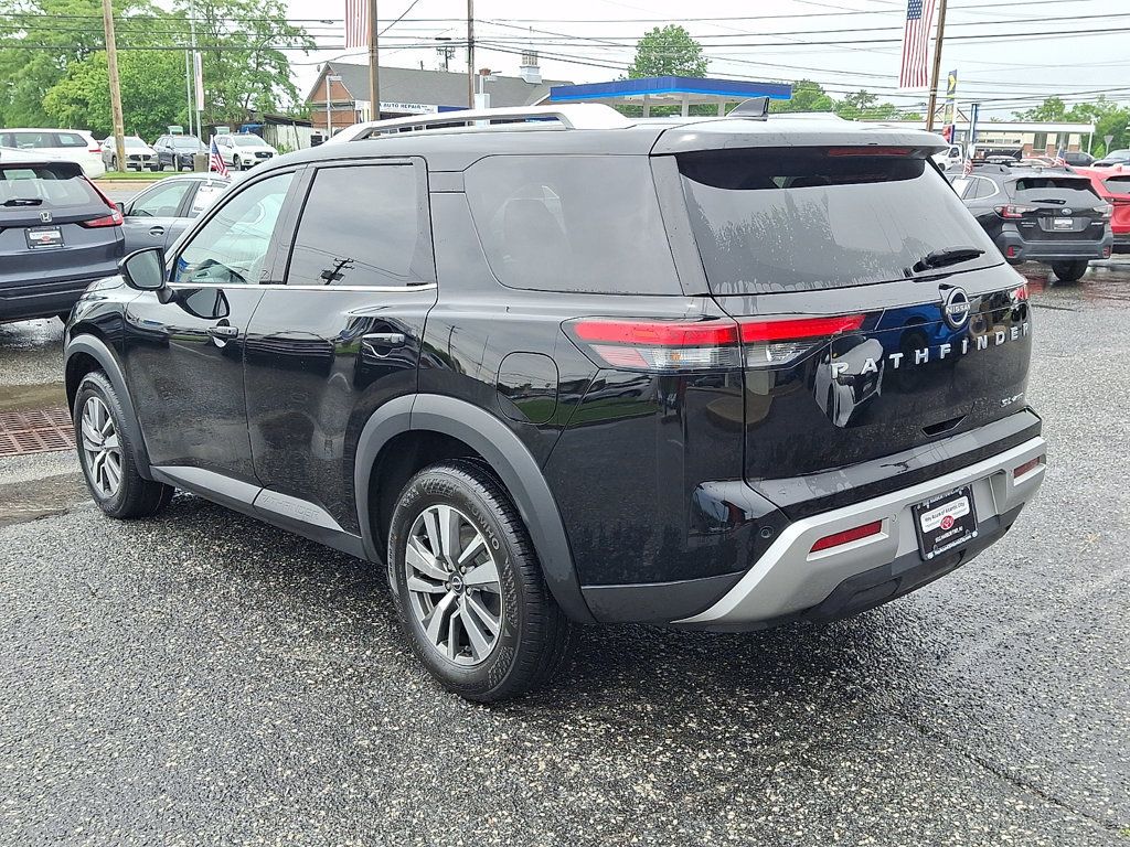 Used 2025 Nissan Pathfinder SL AWD/4WD image 6