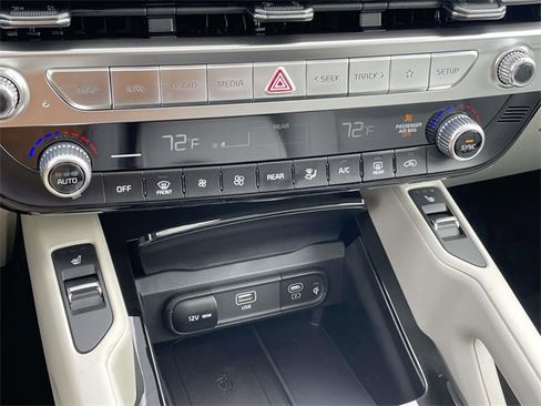 New 2025 Kia Telluride S image 38