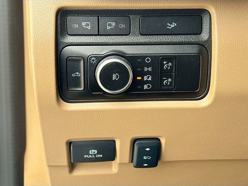 Used 2024 Ford F350 Lariat w/ Lariat Ultimate Package image 12