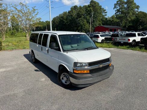 Used 2018 Chevrolet Express 3500 LT w/ LT Preferred Equipment Group RWD image 36