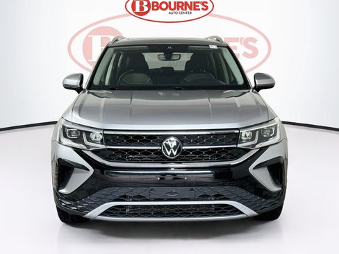 Used 2023 Volkswagen Taos SEL AWD/4WD image 6