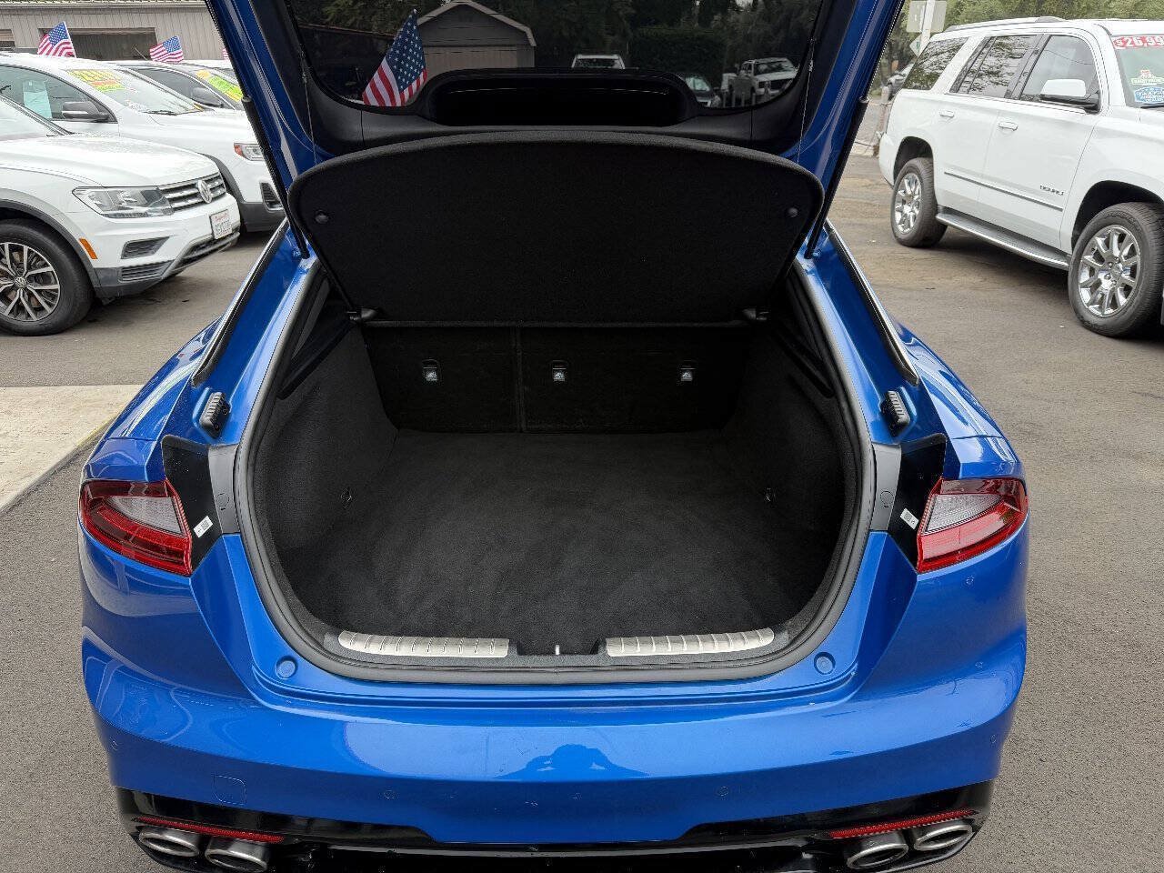 Used 2018 Kia Stinger GT1 RWD image 18