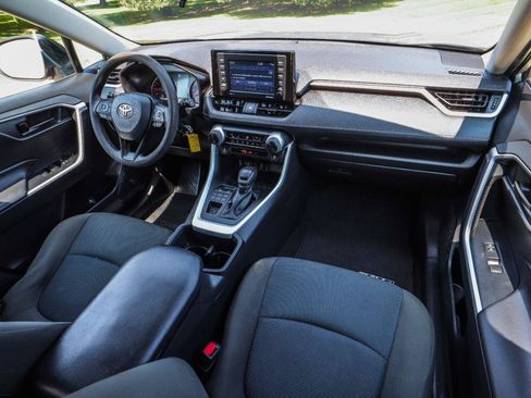 Used 2022 Toyota RAV4 LE w/ Carpet Mat Package (TMS) AWD/4WD image 25