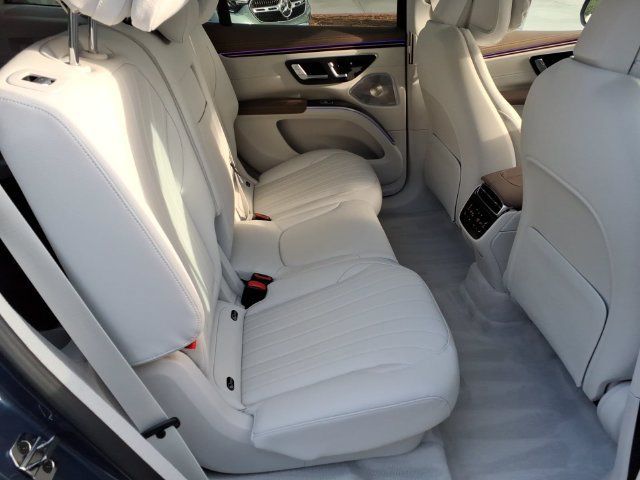 Used 2023 Mercedes-Benz EQS 580 4MATIC SUV image 20