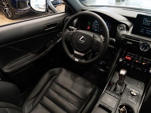 Used 2024 Lexus IS 350 F Sport RWD image 10