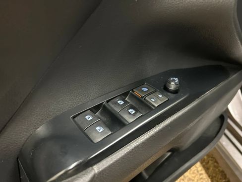 Used 2020 Toyota Camry SE FWD image 26