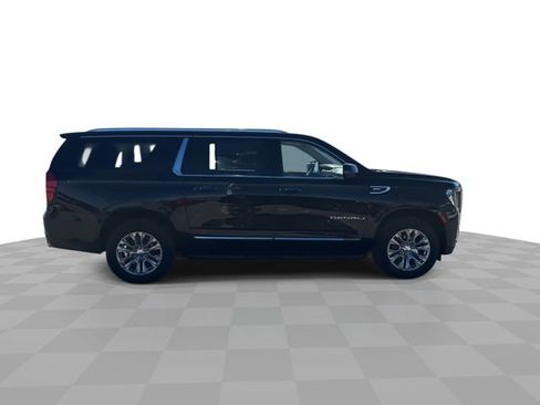 Used 2023 GMC Yukon XL Denali image 9