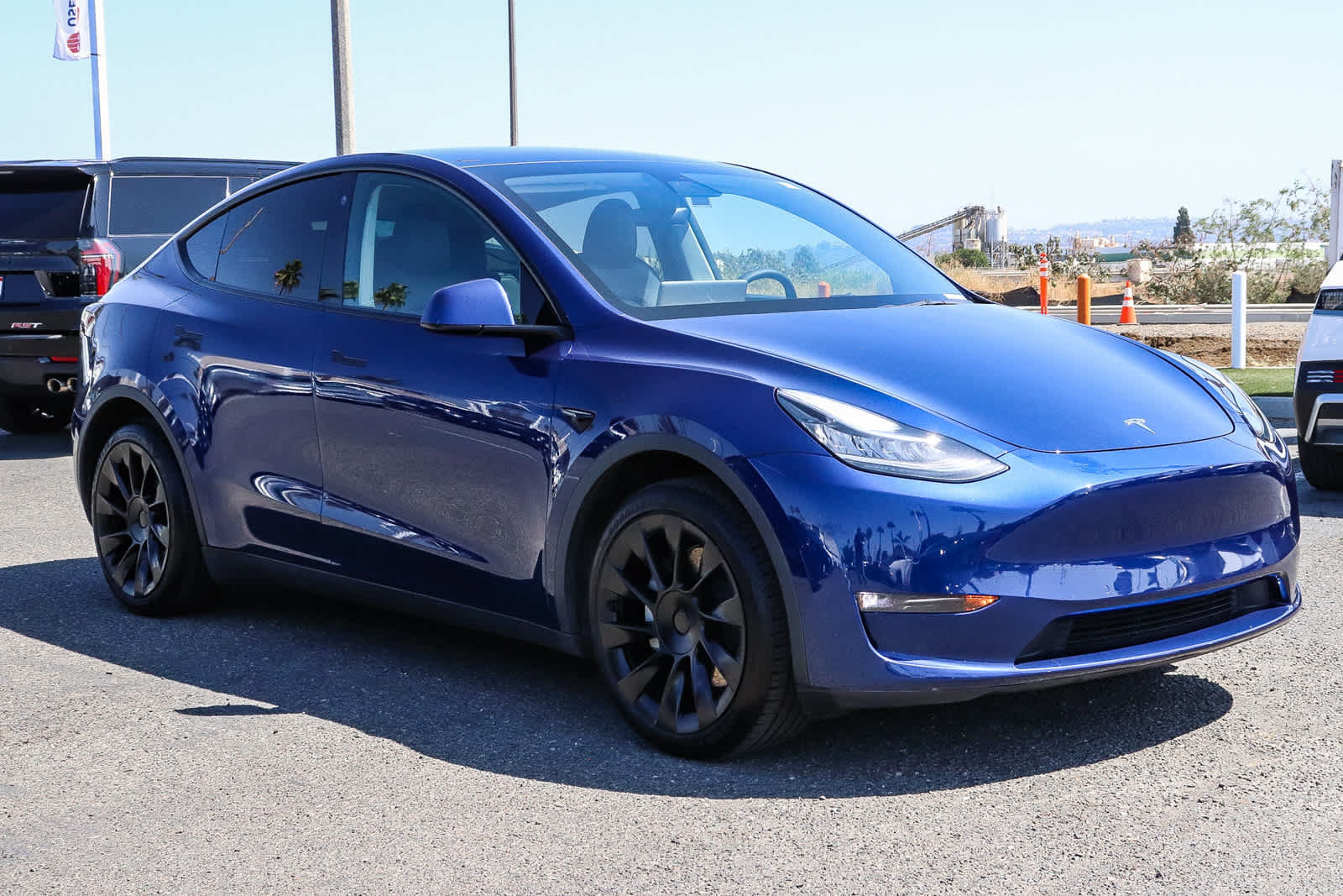 Used 2022 Tesla Model Y Long Range AWD/4WD image 3