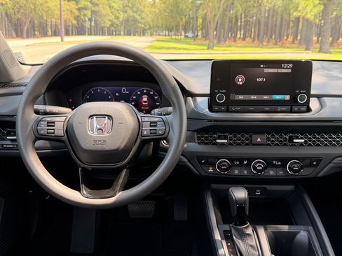 Used 2023 Honda Accord EX image 3