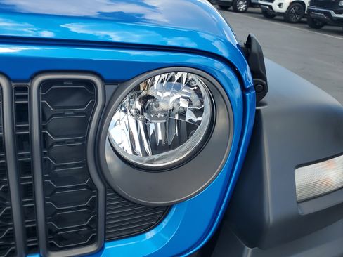 Used 2024 Jeep Wrangler Sport S image 3