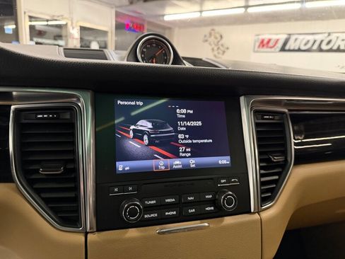 Used 2018 Porsche Macan image 23