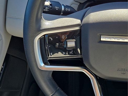 Used 2023 Land Rover Range Rover Evoque SE image 18