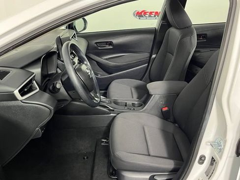 Used 2025 Toyota Corolla LE FWD image 22