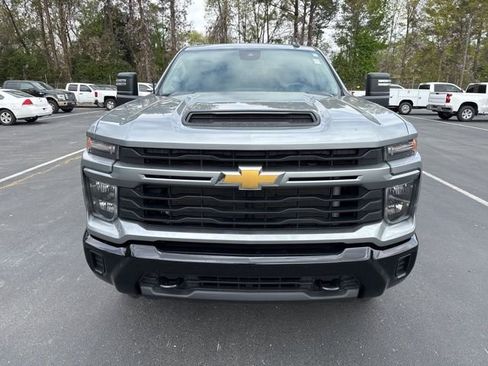 Used 2025 Chevrolet Silverado 2500 Custom w/ Custom Convenience Package image 8
