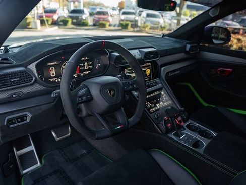 Used 2024 Lamborghini Urus Performante image 28