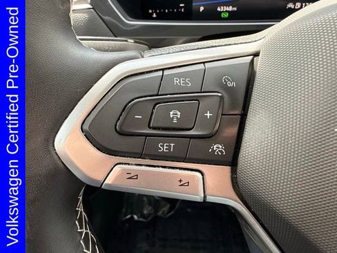Used 2022 Volkswagen Tiguan SE AWD/4WD image 23