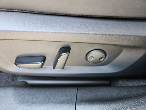 New 2026 Mitsubishi Outlander AWD image 9