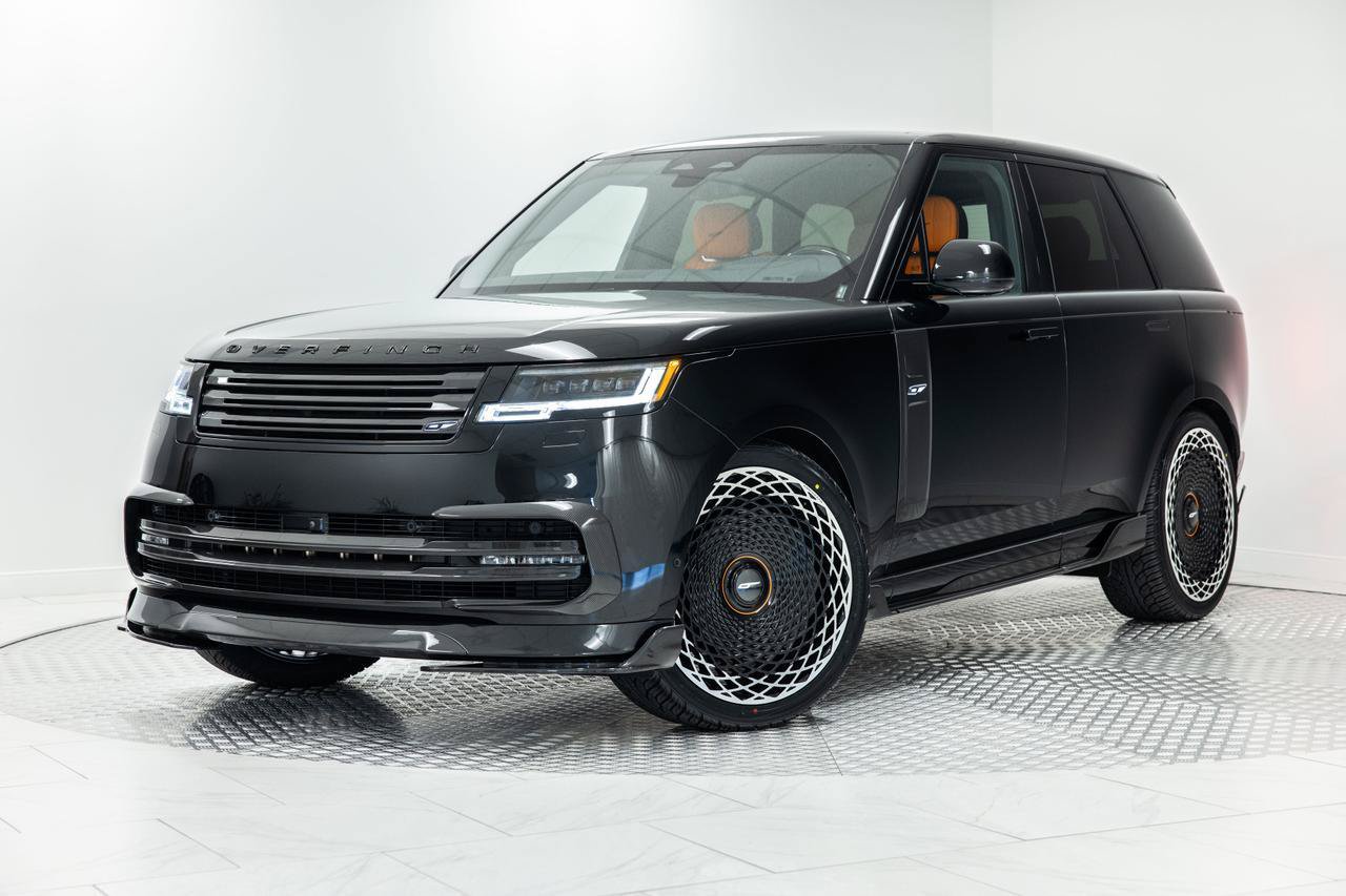 Used 2025 Land Rover Range Rover SE AWD/4WD image 1