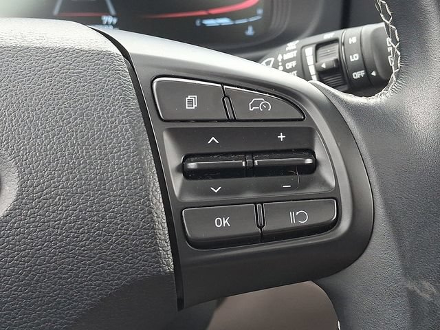Certified 2024 Hyundai Venue SEL FWD image 22