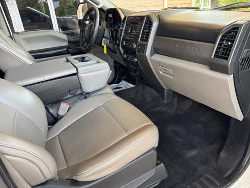 Used 2019 Ford F250 XL w/ Power Equipment Group AWD/4WD image 26