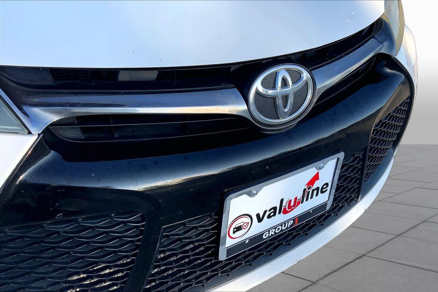 Used 2016 Toyota Camry SE FWD image 28